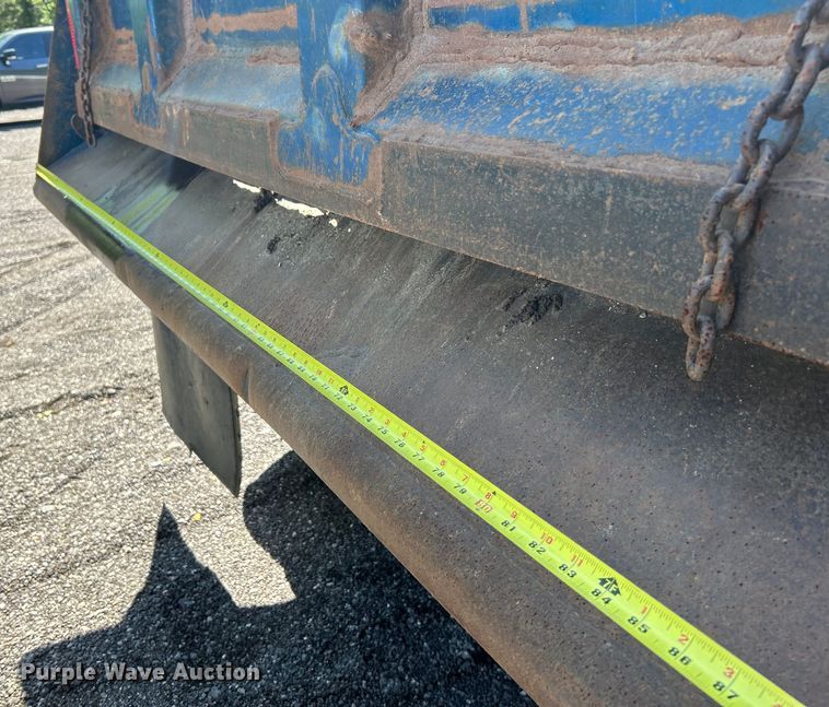 image for item EK4700 2009 Sterling L9500 dump truck