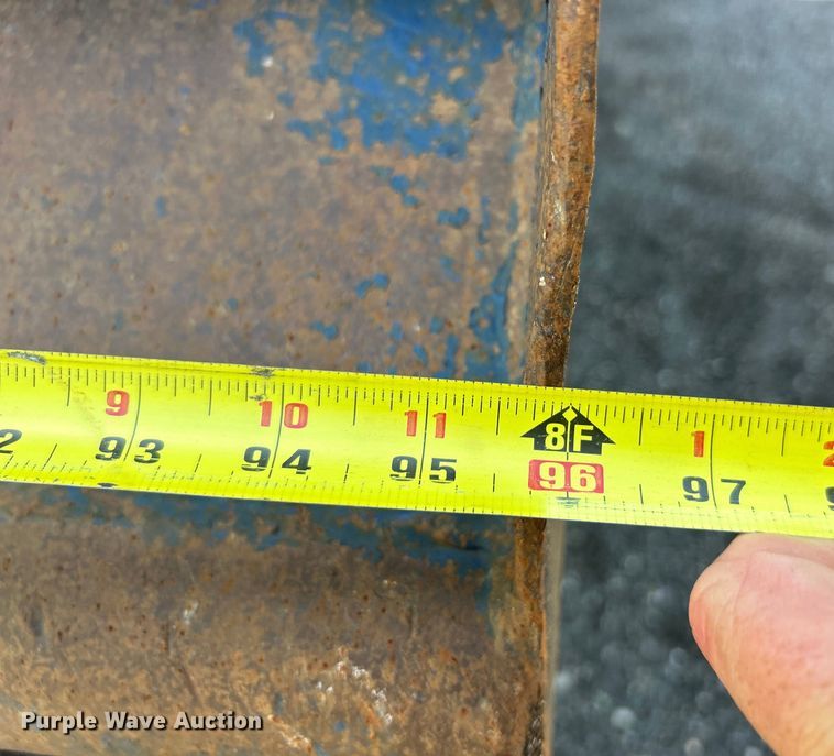 image for item EK4700 2009 Sterling L9500 dump truck