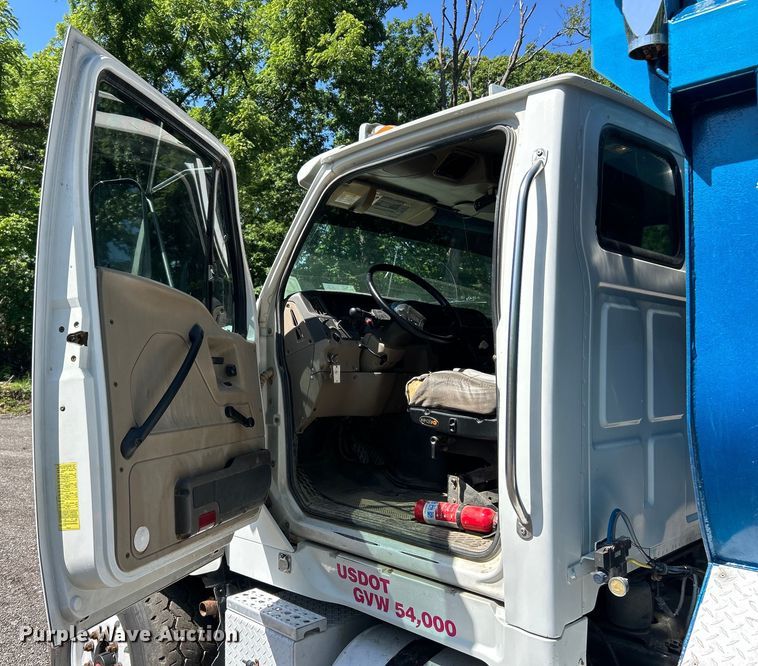 image for item EK4700 2009 Sterling L9500 dump truck