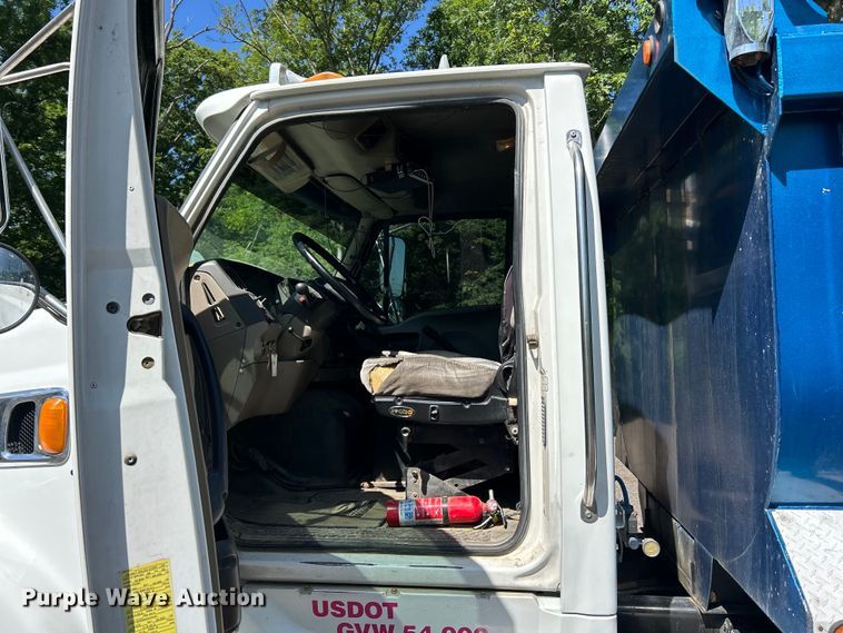 image for item EK4700 2009 Sterling L9500 dump truck