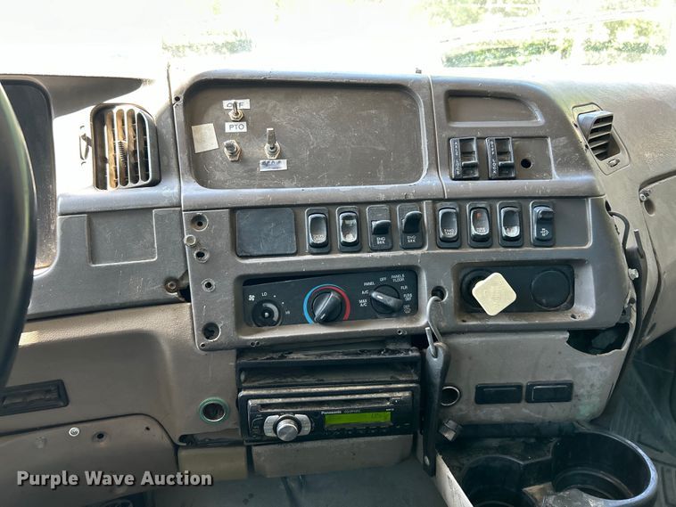 image for item EK4700 2009 Sterling L9500 dump truck