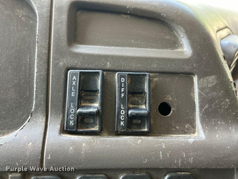 image for item EK4700 2009 Sterling L9500 dump truck