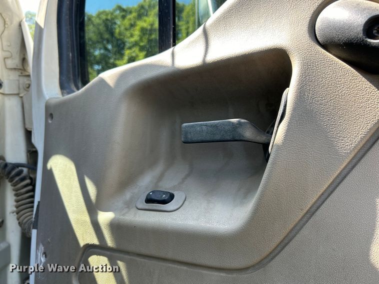 image for item EK4700 2009 Sterling L9500 dump truck