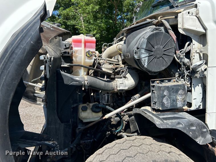 image for item EK4700 2009 Sterling L9500 dump truck