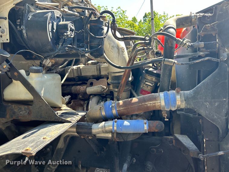 image for item EK4700 2009 Sterling L9500 dump truck