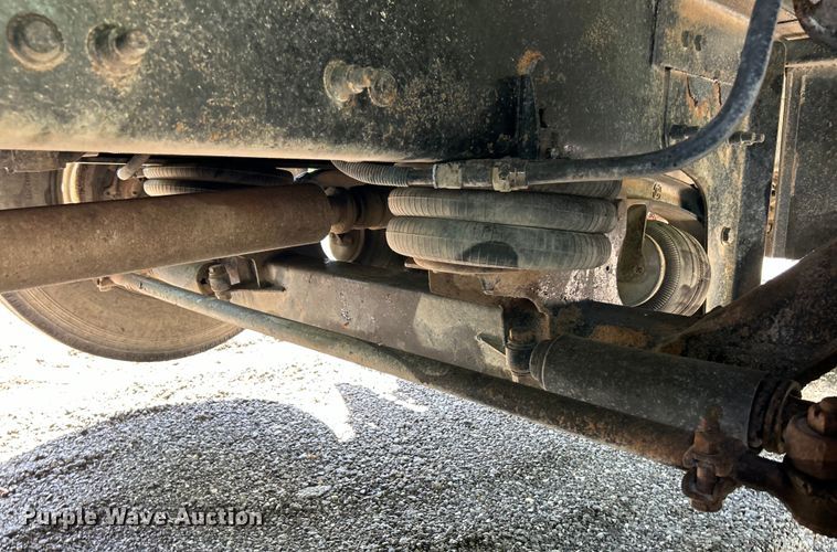 image for item EK4700 2009 Sterling L9500 dump truck