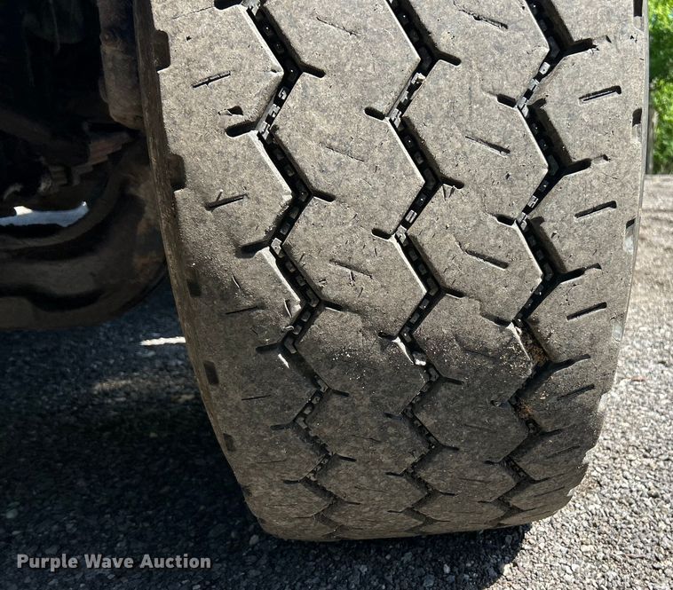 image for item EK4700 2009 Sterling L9500 dump truck