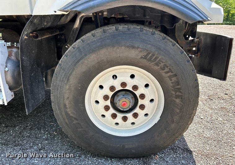 image for item EK4700 2009 Sterling L9500 dump truck