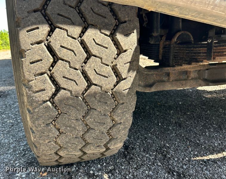 image for item EK4700 2009 Sterling L9500 dump truck