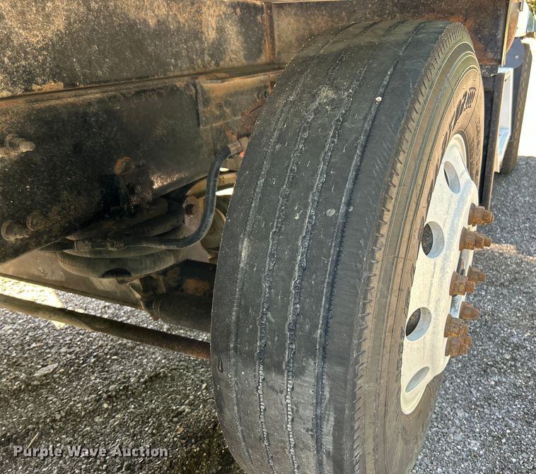 image for item EK4700 2009 Sterling L9500 dump truck