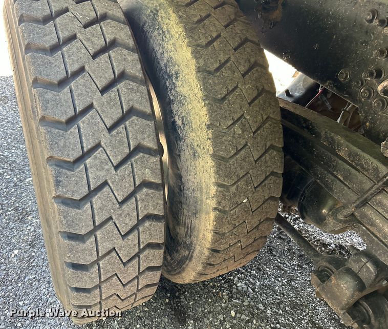 image for item EK4700 2009 Sterling L9500 dump truck