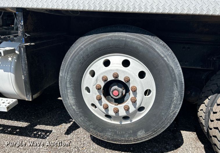 image for item EK4700 2009 Sterling L9500 dump truck