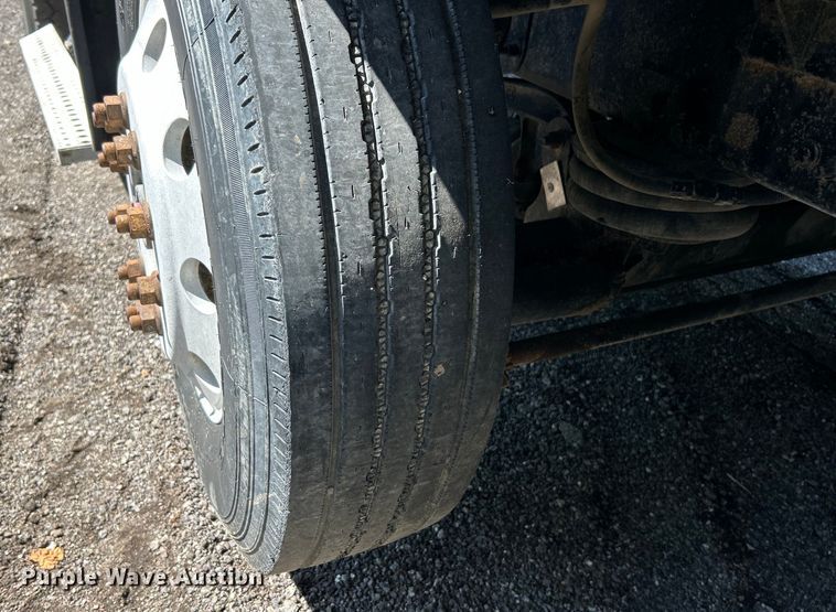 image for item EK4700 2009 Sterling L9500 dump truck