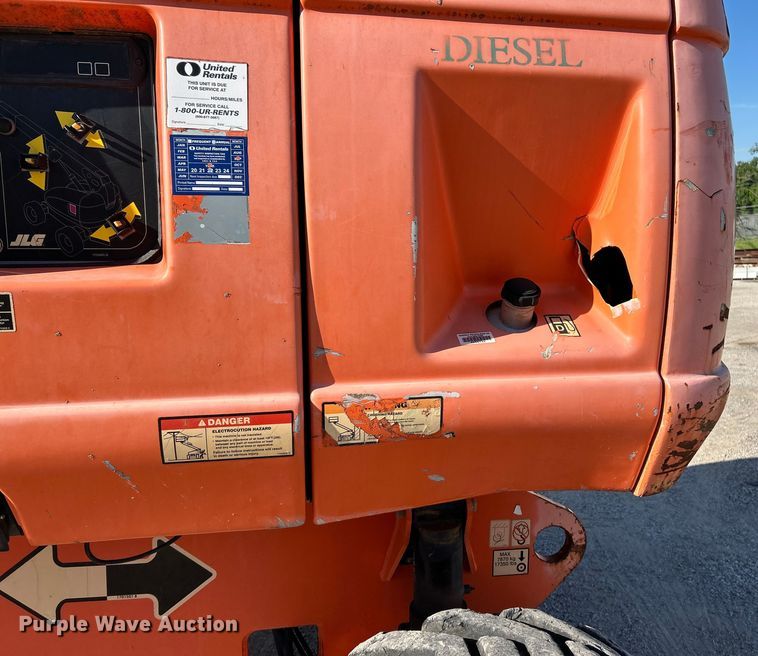 image for item EK4702 2005 JLG 800S boom lift
