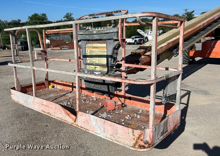 image for item EK4702 2005 JLG 800S boom lift