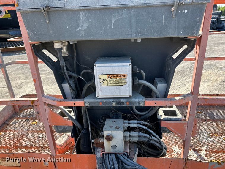 image for item EK4702 2005 JLG 800S boom lift