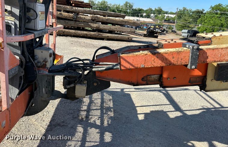 image for item EK4702 2005 JLG 800S boom lift
