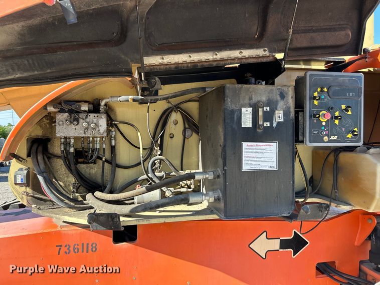 image for item EK4702 2005 JLG 800S boom lift