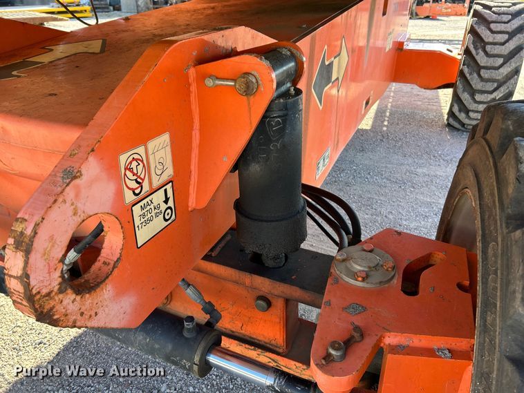 image for item EK4702 2005 JLG 800S boom lift