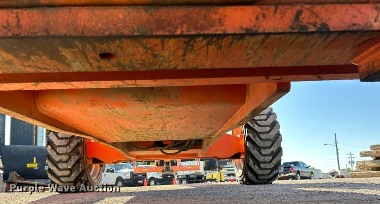 image for item EK4702 2005 JLG 800S boom lift