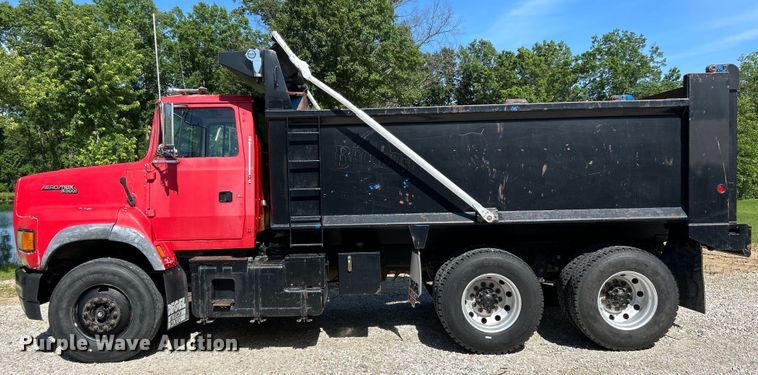 image for item EK4732 1995 Ford Aeromax L9000 dump truck