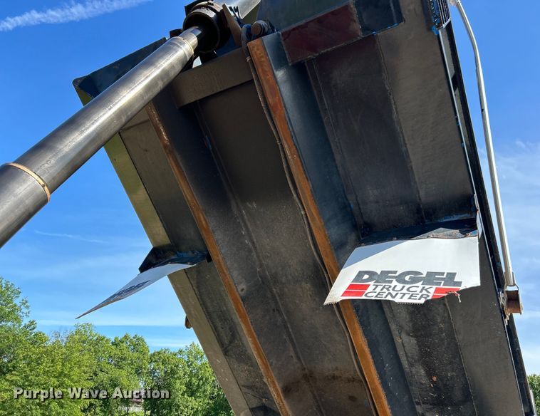 image for item EK4732 1995 Ford Aeromax L9000 dump truck