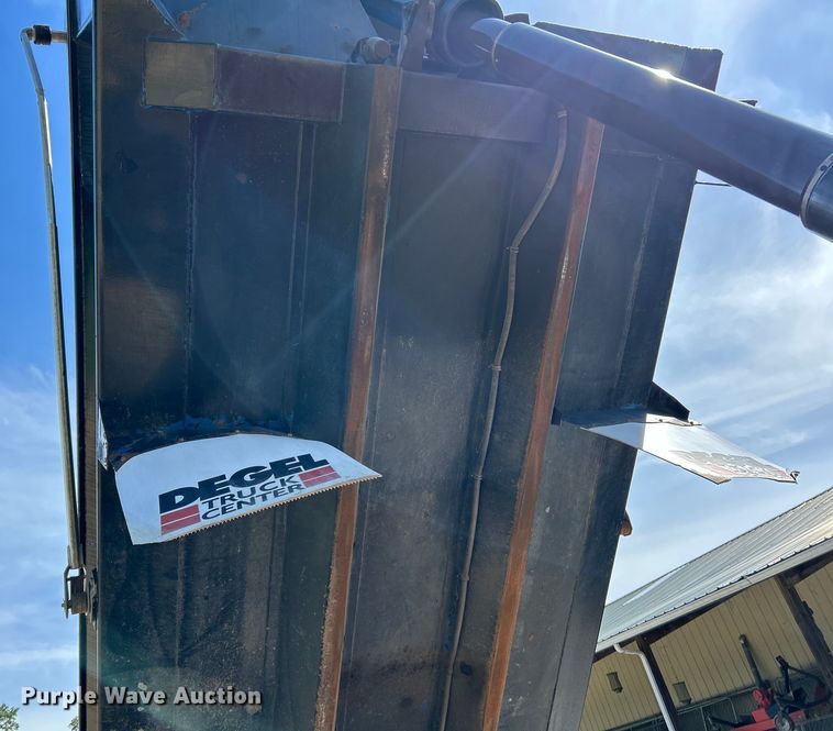 image for item EK4732 1995 Ford Aeromax L9000 dump truck