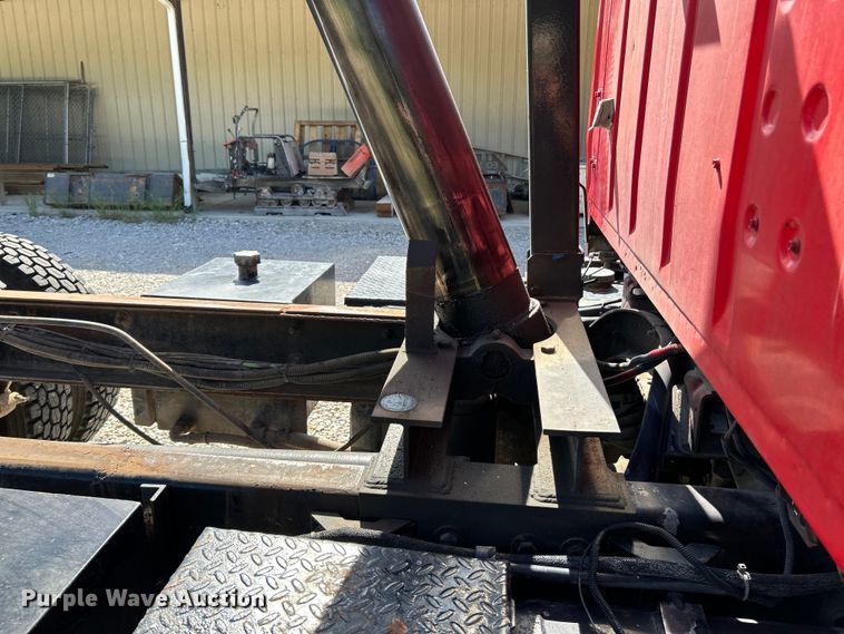 image for item EK4732 1995 Ford Aeromax L9000 dump truck