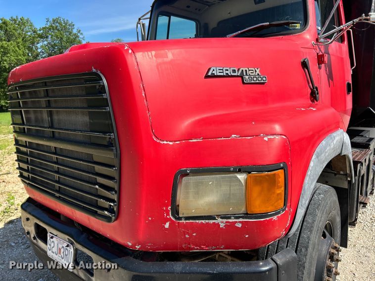 image for item EK4732 1995 Ford Aeromax L9000 dump truck