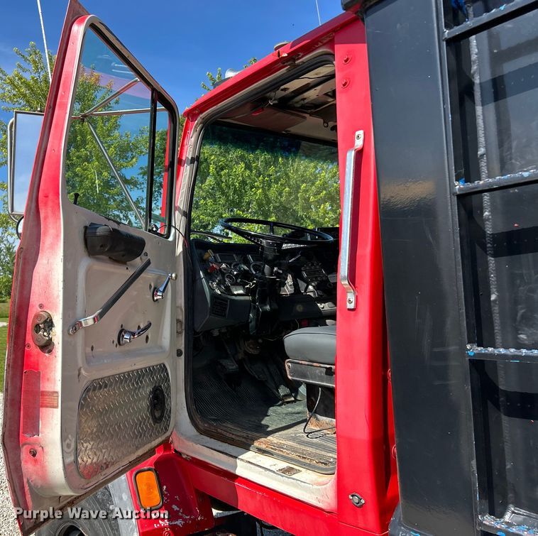 image for item EK4732 1995 Ford Aeromax L9000 dump truck