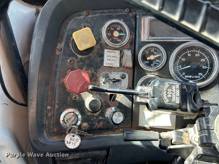 image for item EK4732 1995 Ford Aeromax L9000 dump truck