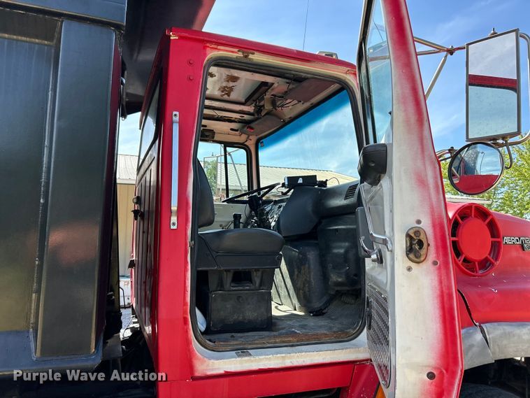 image for item EK4732 1995 Ford Aeromax L9000 dump truck