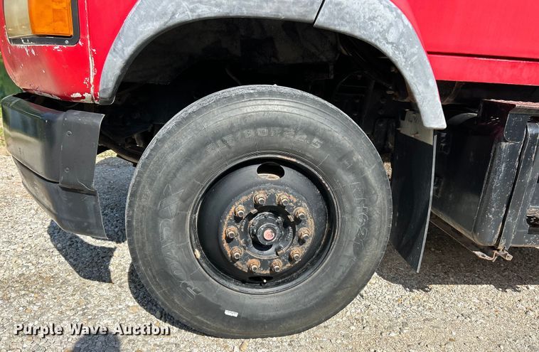 image for item EK4732 1995 Ford Aeromax L9000 dump truck