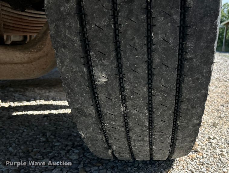 image for item EK4732 1995 Ford Aeromax L9000 dump truck