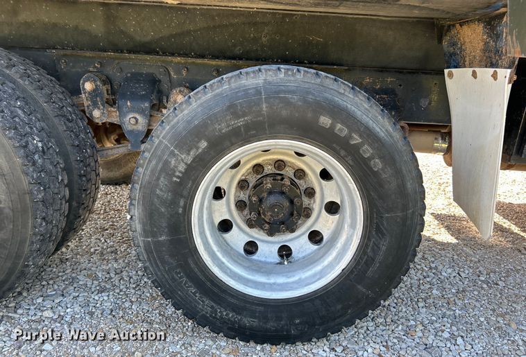 image for item EK4732 1995 Ford Aeromax L9000 dump truck