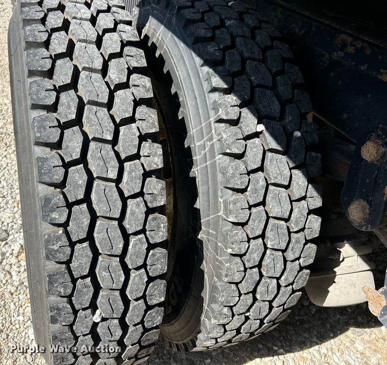 image for item EK4732 1995 Ford Aeromax L9000 dump truck