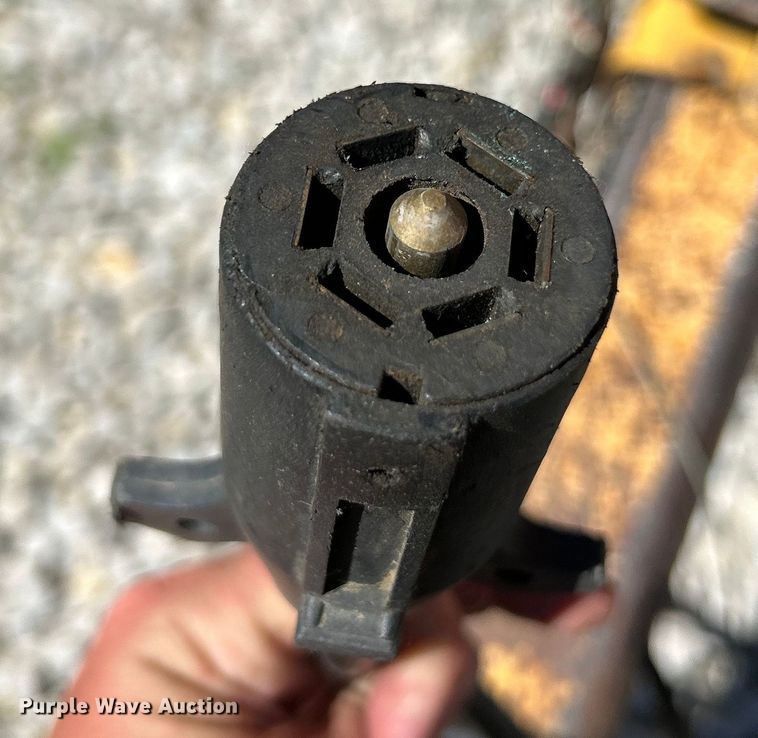 image for item EK4787 2008 Vermeer BC1800XL wood chipper