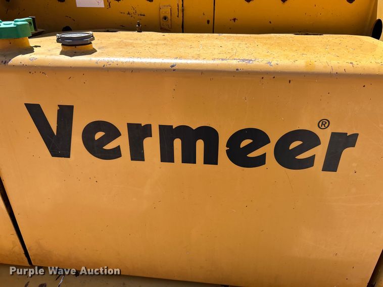 image for item EK4787 2008 Vermeer BC1800XL wood chipper