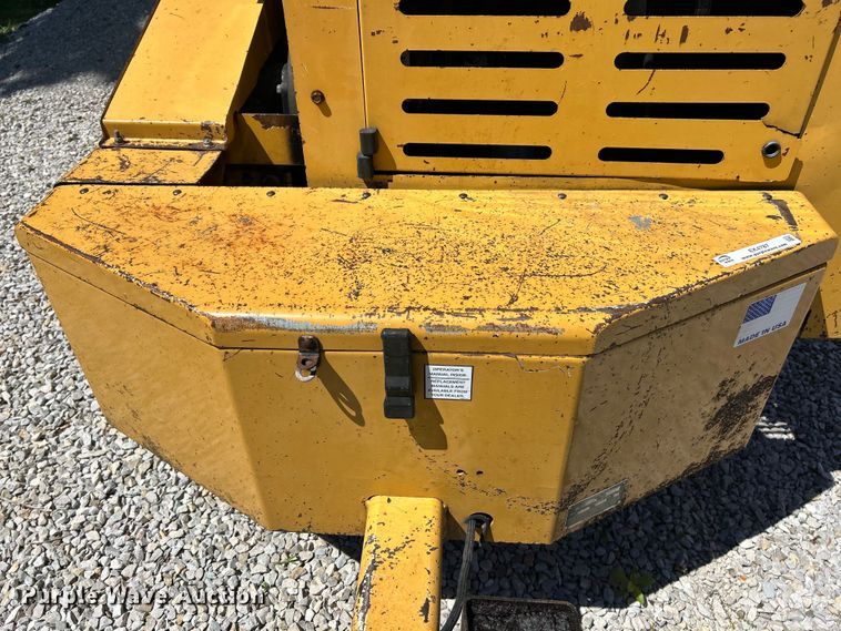 image for item EK4787 2008 Vermeer BC1800XL wood chipper