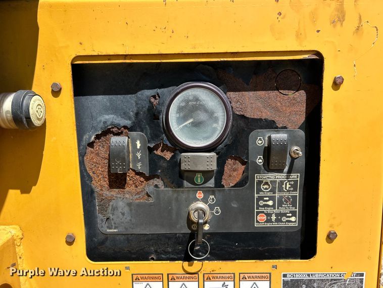 image for item EK4787 2008 Vermeer BC1800XL wood chipper