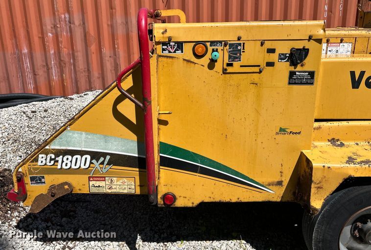 image for item EK4787 2008 Vermeer BC1800XL wood chipper