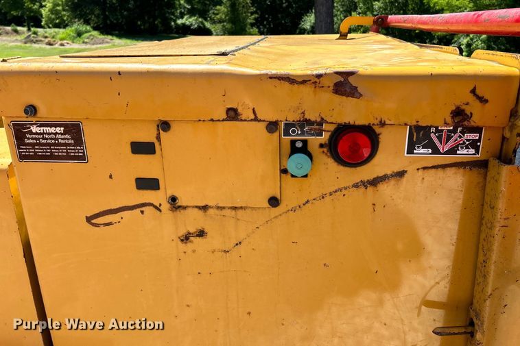 image for item EK4787 2008 Vermeer BC1800XL wood chipper