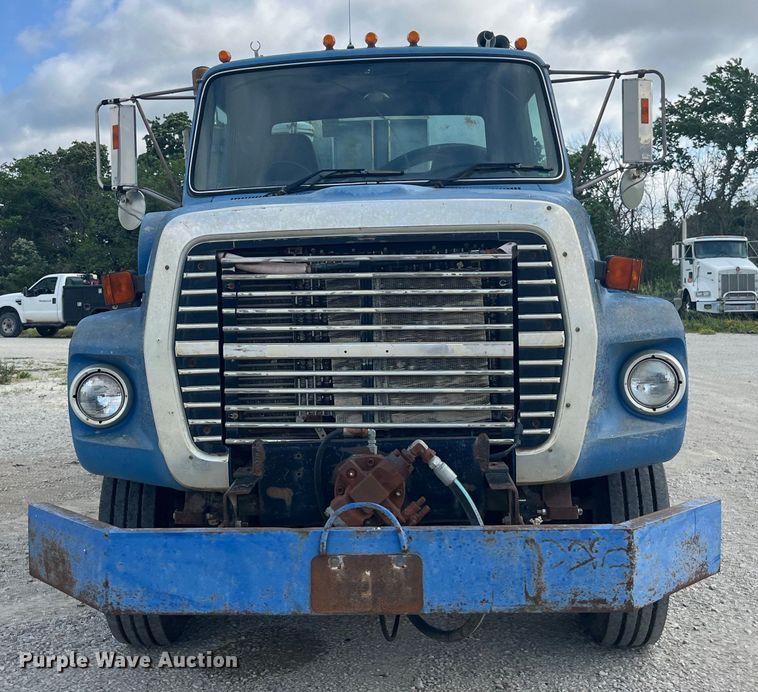 image for item EK8587 1995 Ford LTS9000 vacuum truck