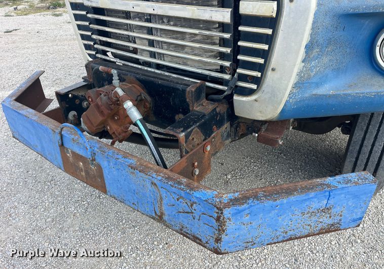 image for item EK8587 1995 Ford LTS9000 vacuum truck