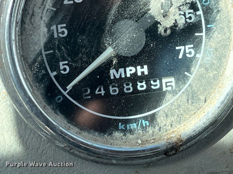 image for item EK8587 1995 Ford LTS9000 vacuum truck