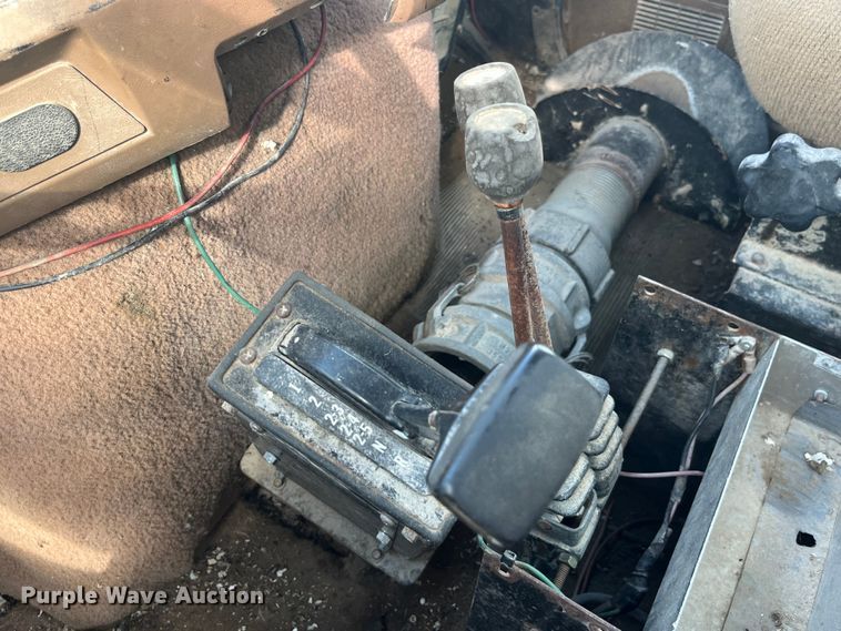 image for item EK8587 1995 Ford LTS9000 vacuum truck