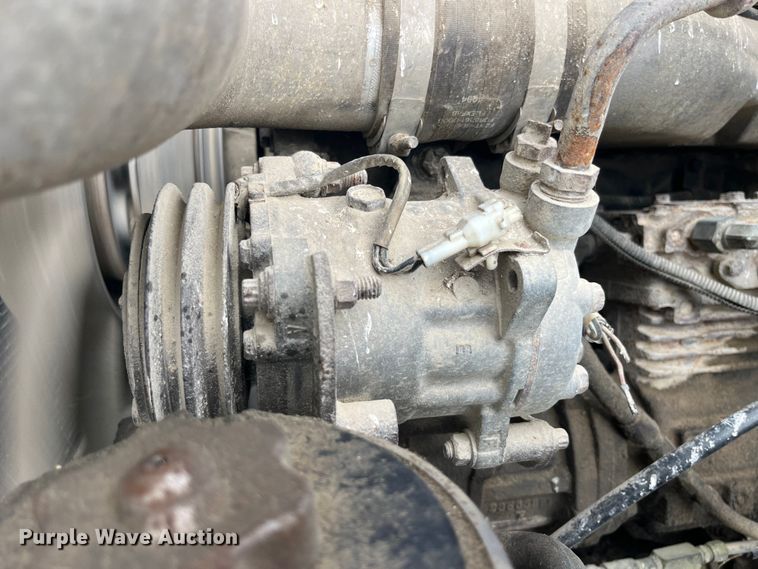 image for item EK8587 1995 Ford LTS9000 vacuum truck