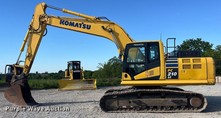 image for item EK8668 2019 Komatsu PC210LC-11 excavator