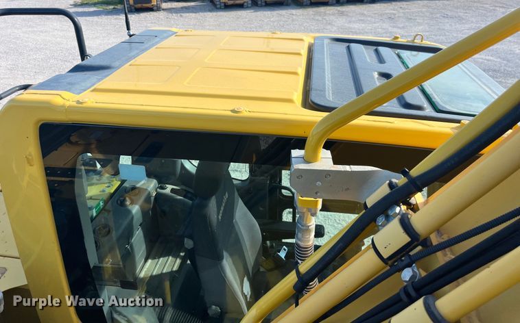 image for item EK8668 2019 Komatsu PC210LC-11 excavator