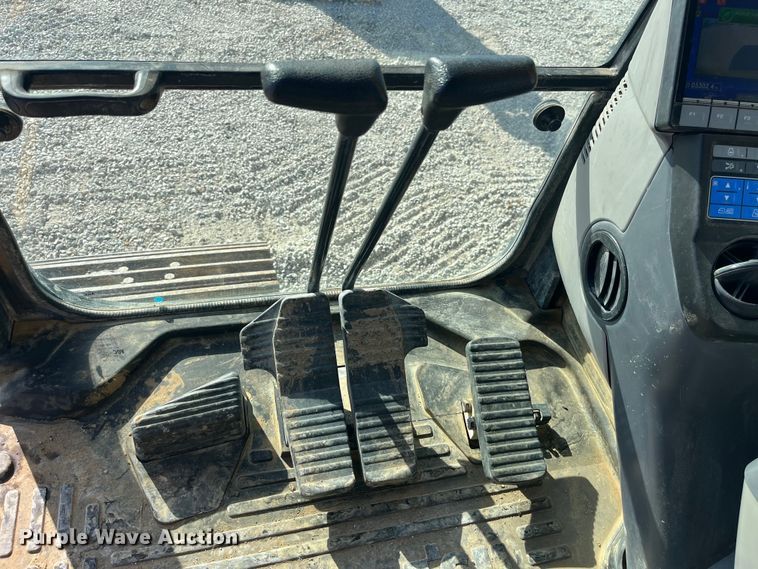 image for item EK8668 2019 Komatsu PC210LC-11 excavator